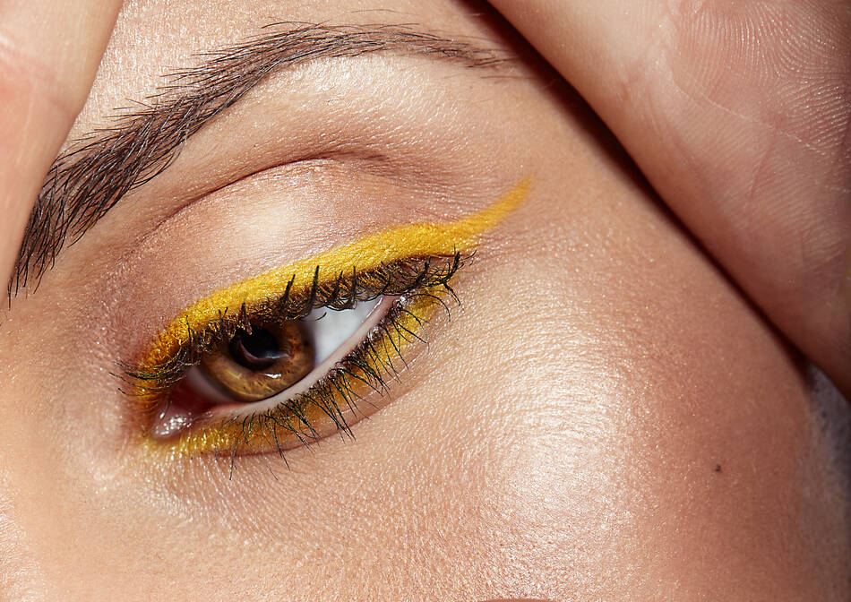 Modig Huddle Hensigt Gul er årets makeuptrend - Få 3 tips til, hvordan du kan bruge farven