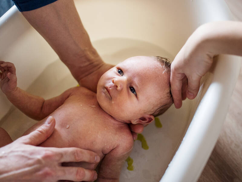 Babys badetid: Sådan skaber du en god oplevelse