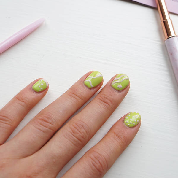 Le Mini Macaron: Guide til gel neglelak manicure