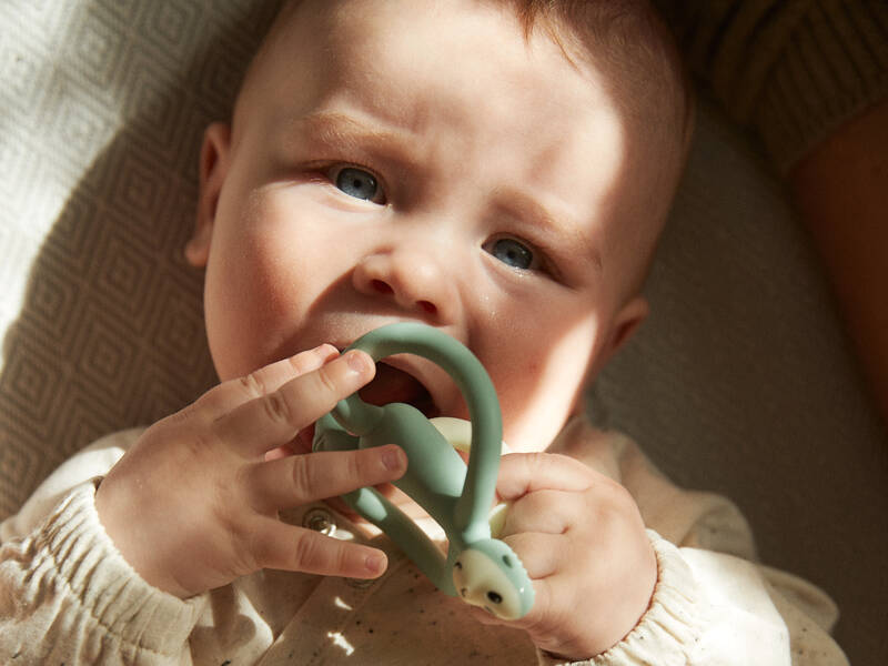 Sundhedsplejersken guider til babys første tænder