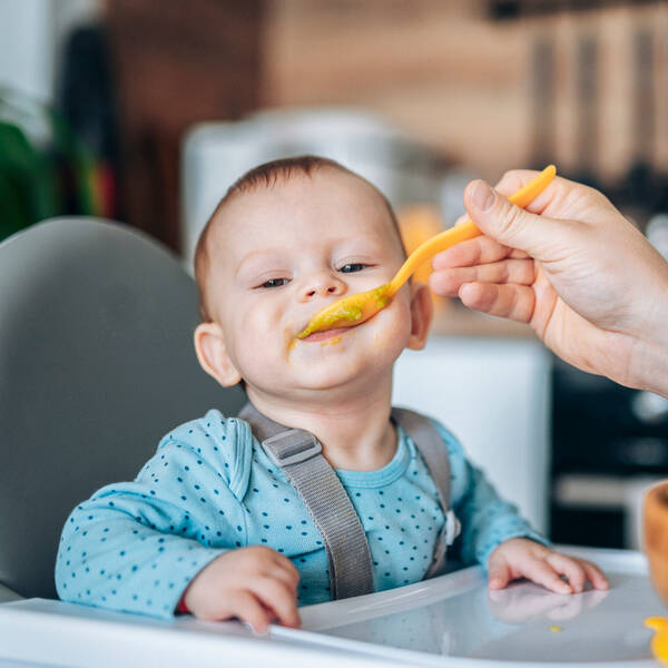 Sundhedsplejersken guider: Hvad må baby spise?