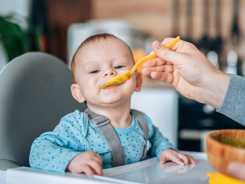 Sundhedsplejersken guider: Hvad må baby spise?