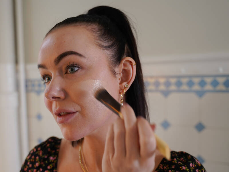 Tutorial: Sådan lægger du perfekt foundation