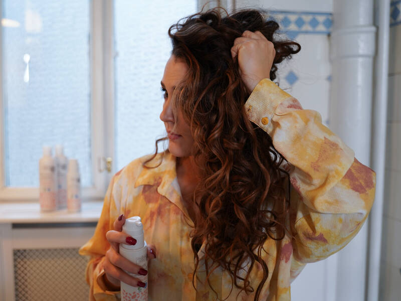 Krøllet magi: Se Matas Naturs nye Curly Girl-serie