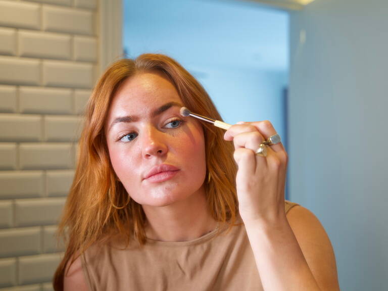 This or that? Du vælger makeup - vi lægger den