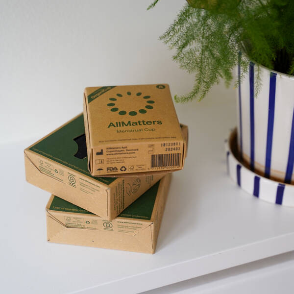 Sådan bruger du menstruationstrusser og -kop