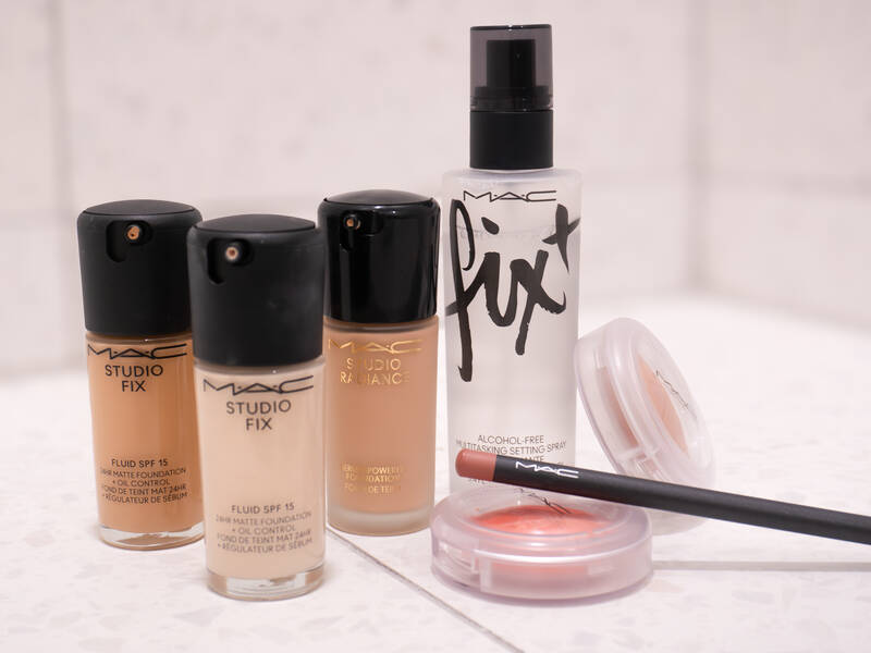 Go matte or go glow? MAC har dit perfekte match