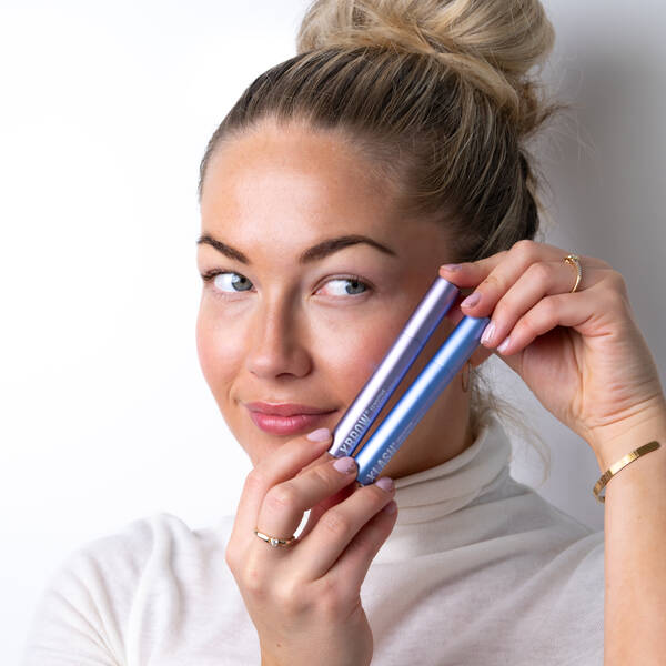 Længere vipper og fyldigere bryn? Xlash!