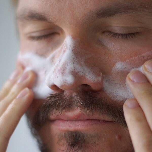 Hudpleje til mænd: Nem og effektiv rutine