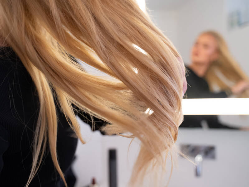 Guide: Sådan bevarer du farven i dit hår