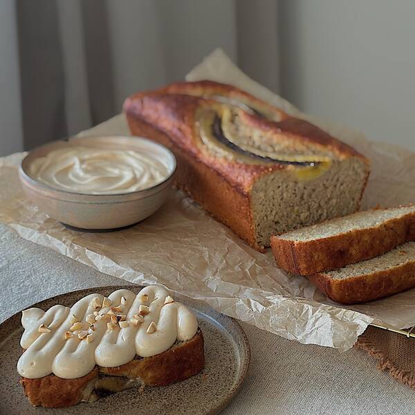 Opskrift: Bananbrød med vanilje protein og karamel