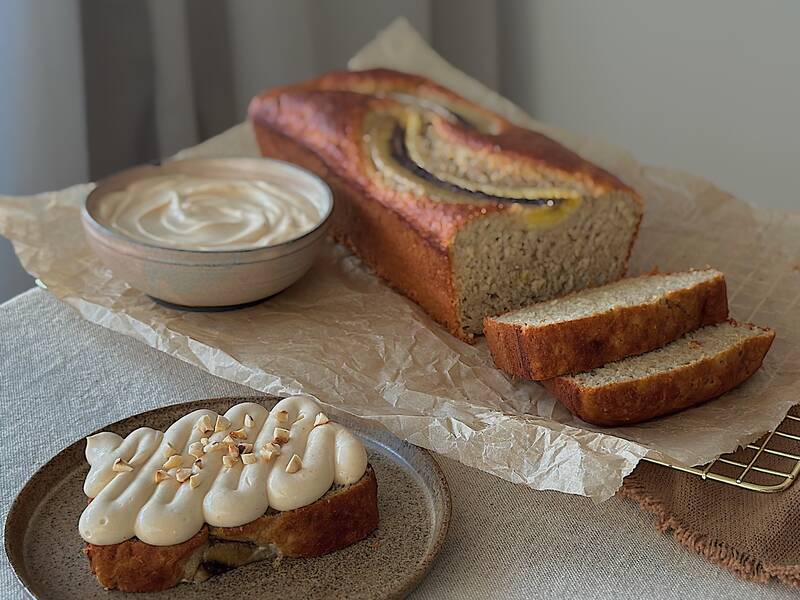 Opskrift: Bananbrød med vanilje protein og karamel