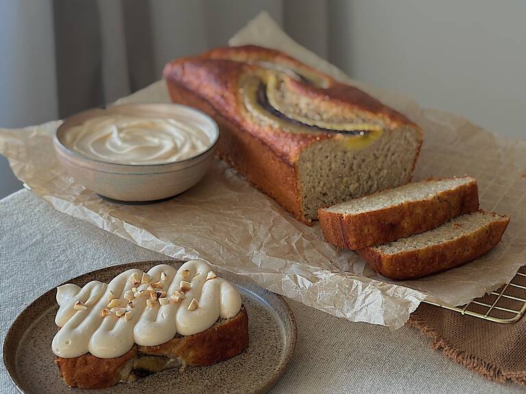 Opskrift: Bananbrød med vanilje protein og karamel