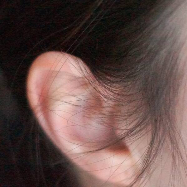 Sådan holder du ørerne rene – uden vatpinde