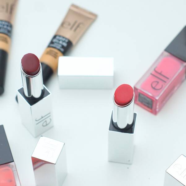 Glowy hverdagsmakeup på 5 minutter med e.l.f.