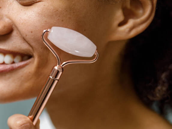 Trendende face & body tools: Hvad virker?