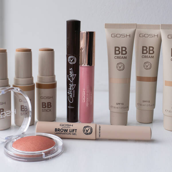 GOSH: Naturlig makeup der holder hele dagen