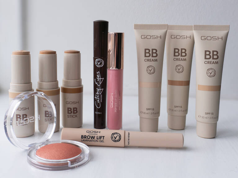 GOSH: Naturlig makeup der holder hele dagen