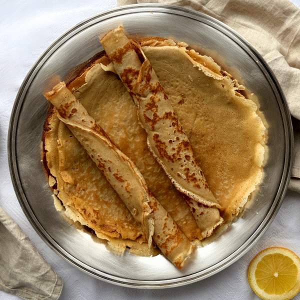 Opskrift: Klassiske, sprøde og luftige pandekager 