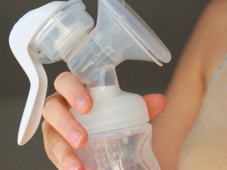 Guide: Alt du skal vide om brystpumper