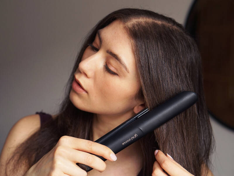 Vi guider: Glat hår og krøller med GHD glattejern 