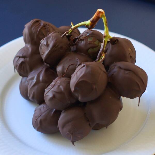 Frosne vindruer med sprød chokolade