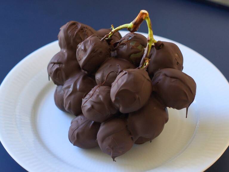 Frosne vindruer med sprød chokolade
