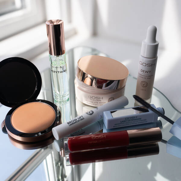 Glødende sommerhud og let makeup på få minutter
